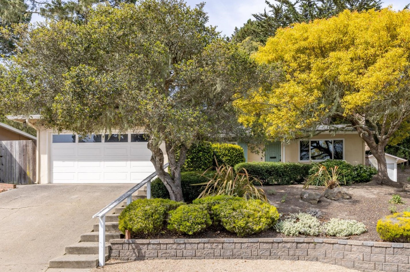 579 Mar Vista Dr, Monterey, CA 93940