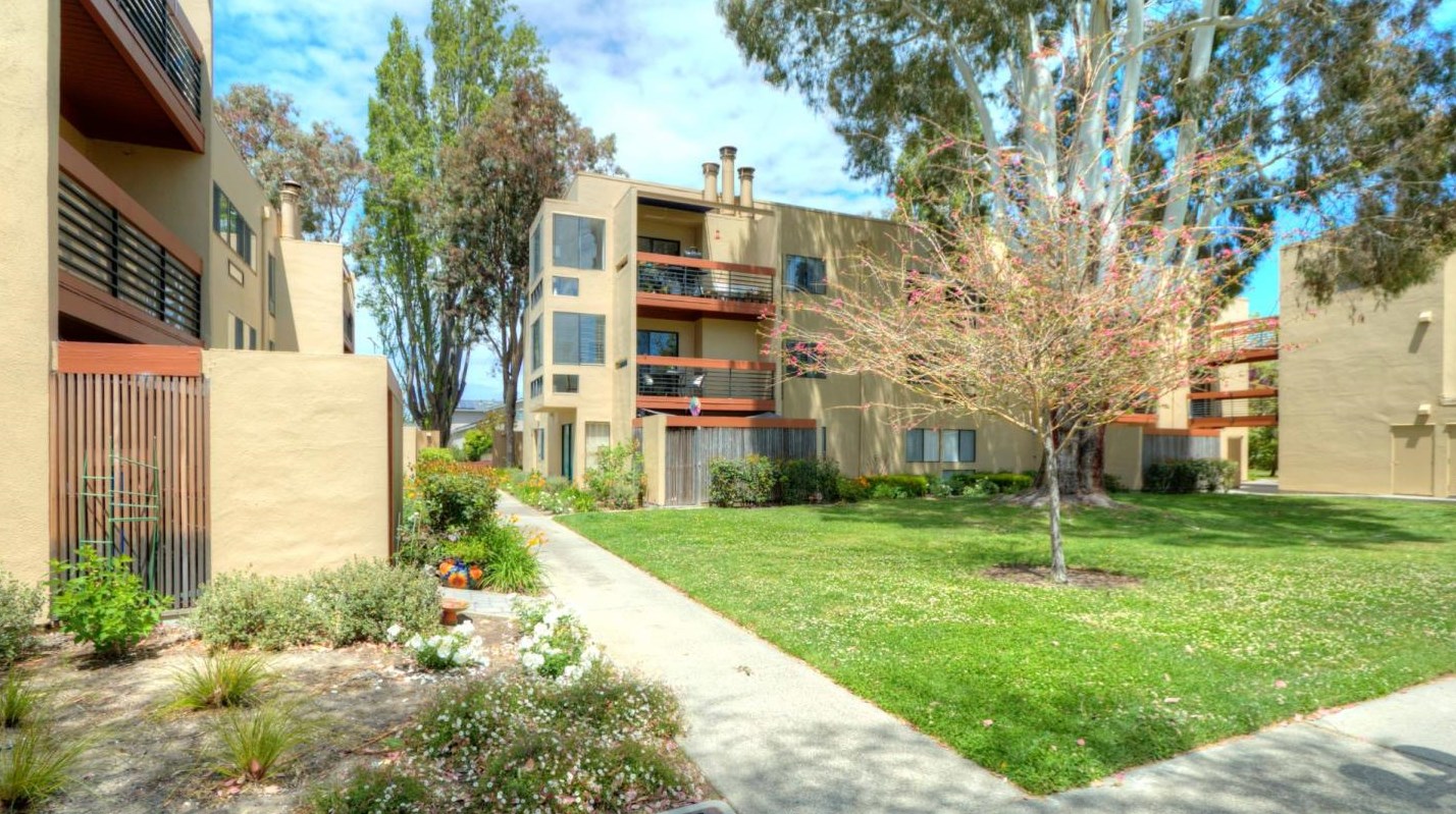 908 Beach Park Blvd, San Mateo, CA 94404-3256