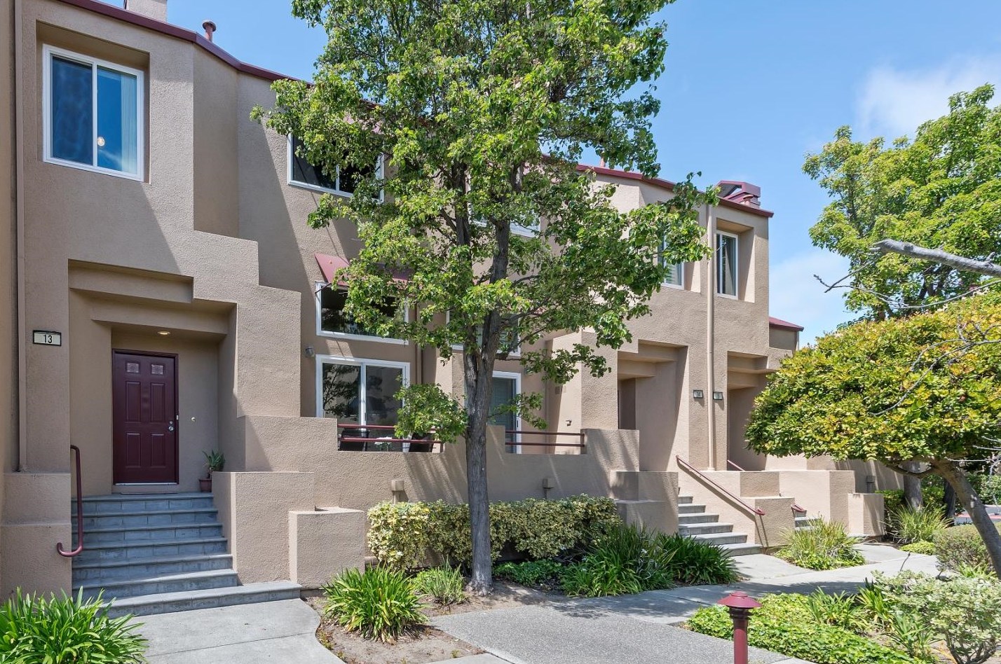 13 Commons Ln, San Mateo, CA 94404-4206