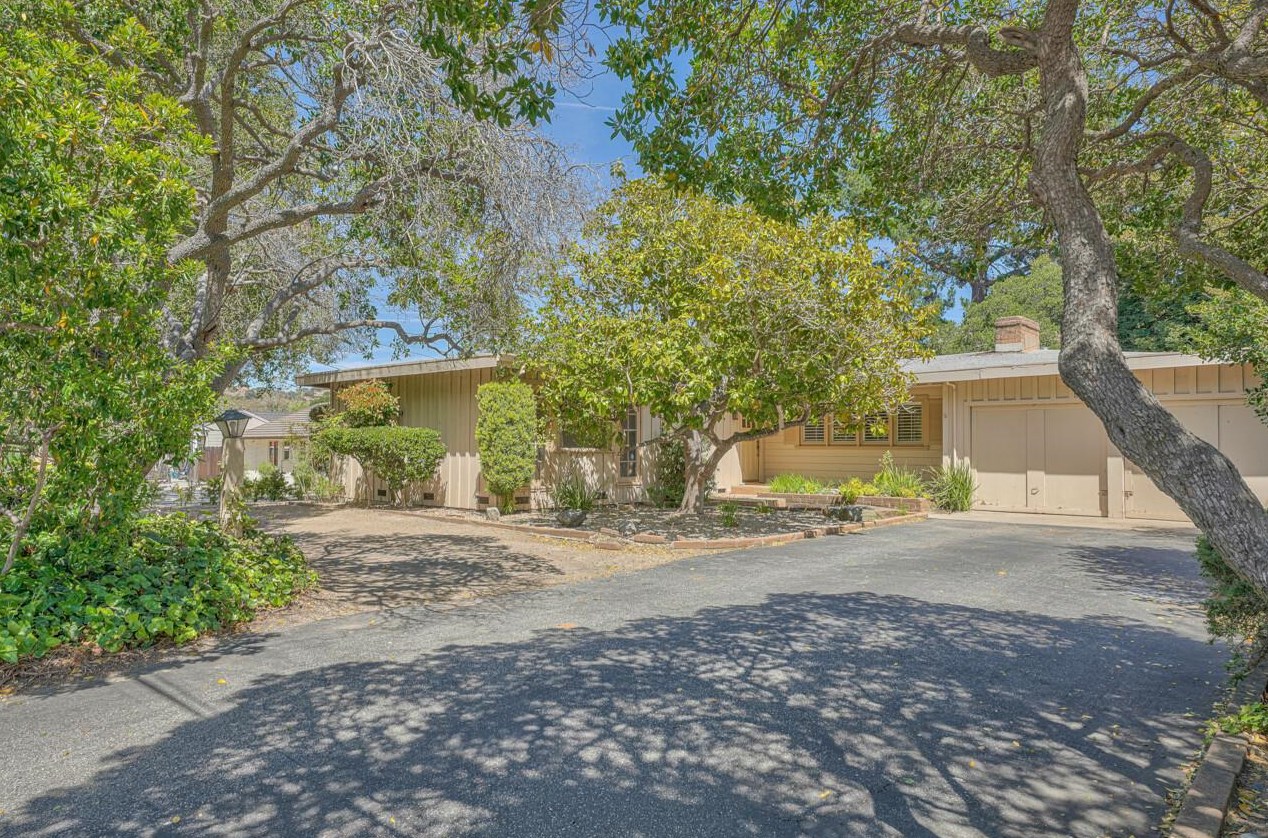13 Paseo Hermoso, Salinas, CA 93908-9106
