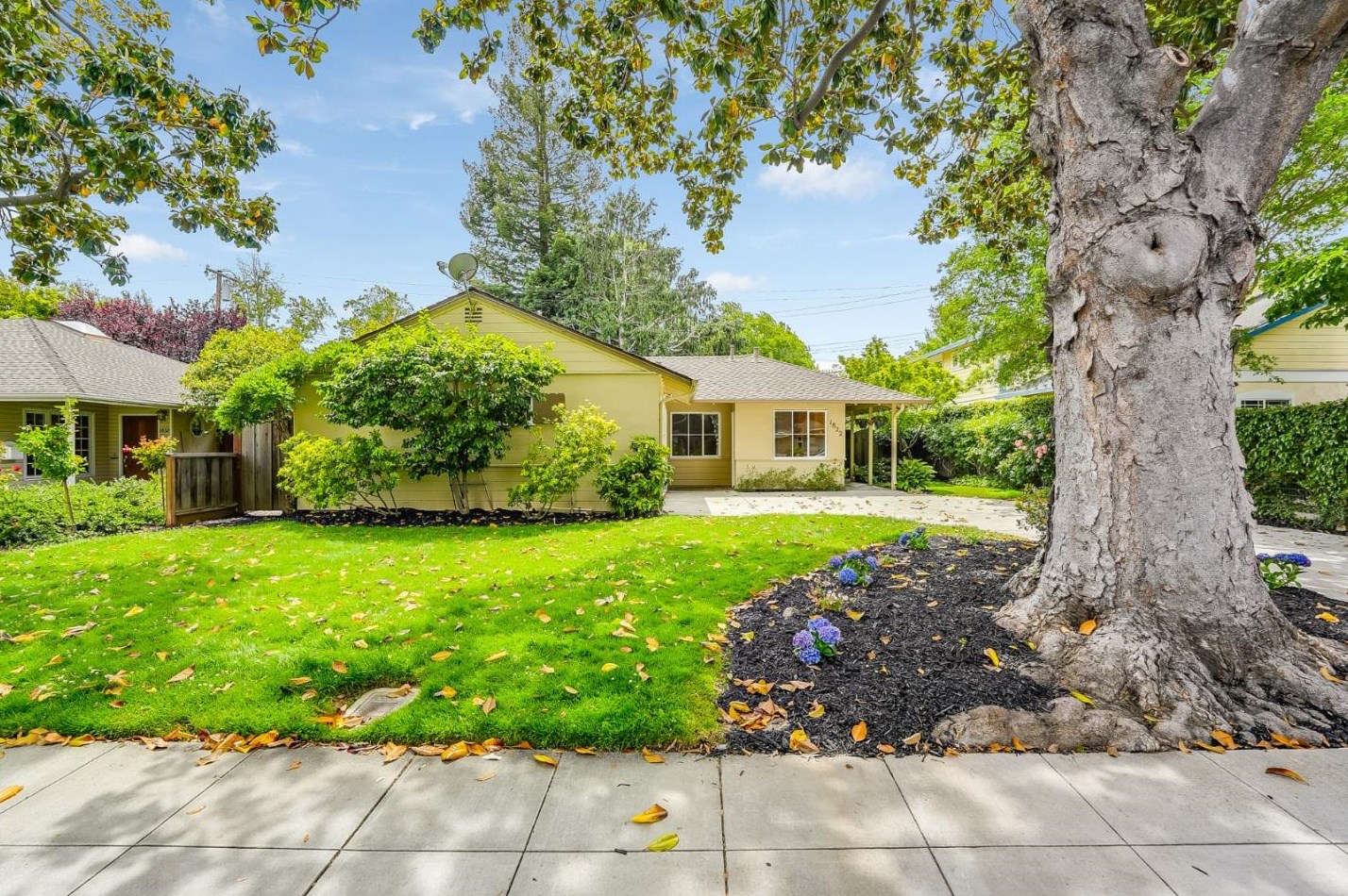1822 Edgewood Dr, Palo Alto, CA 94303