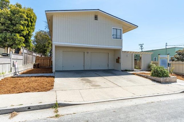 906 Trinity Ave, Seaside, CA 93955-5300