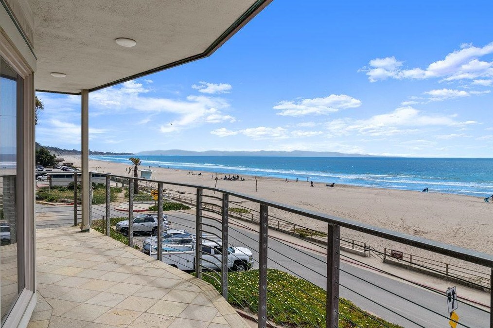437 Beach Dr, Aptos, CA 95003-5104