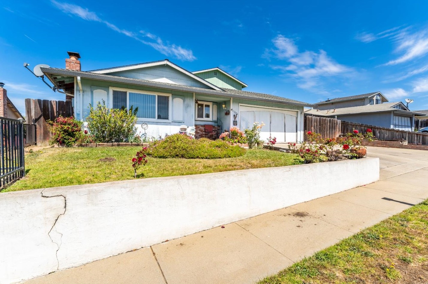 13036 Arthur St, Salinas, CA 93906-1802