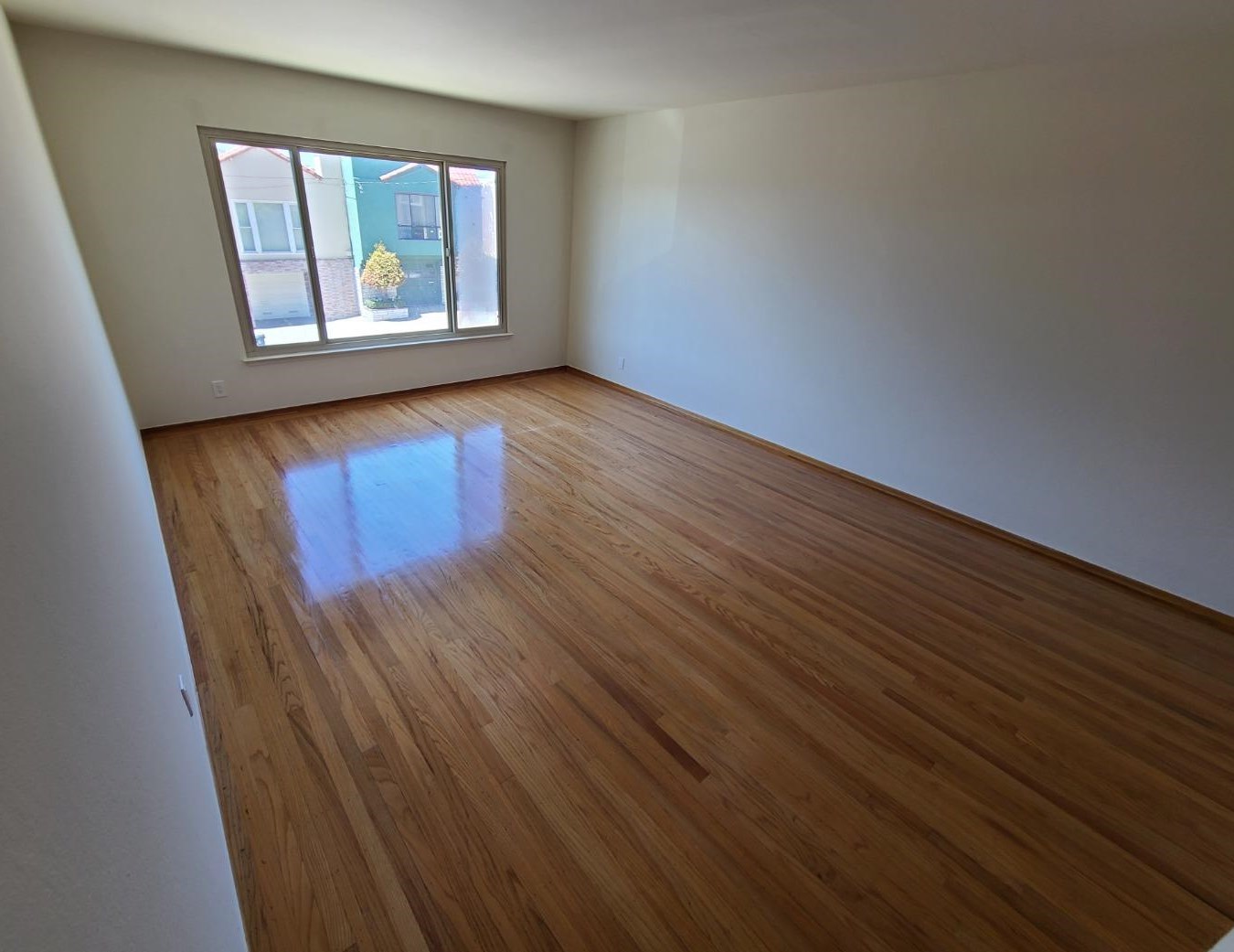 85 Prague St, San Francisco, CA 94112-2165