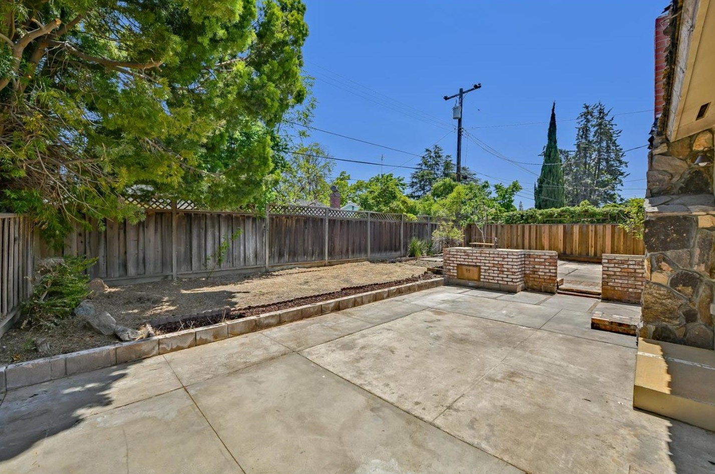 826 Oakgrove Dr, San Jose CA  95129-2319 exterior