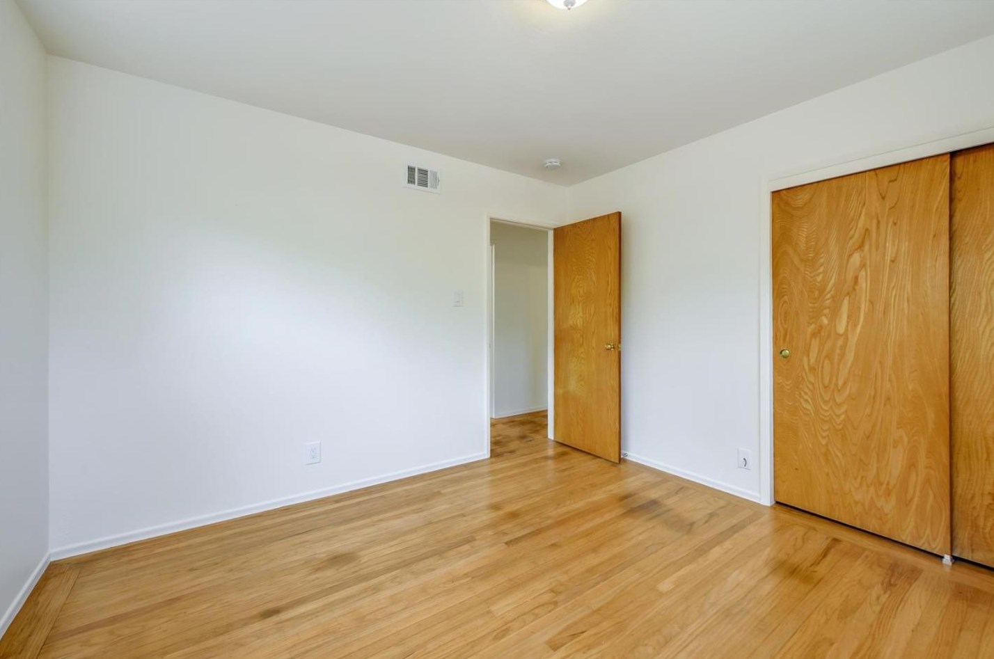 826 Oakgrove Dr, San Jose CA  95129-2319 exterior