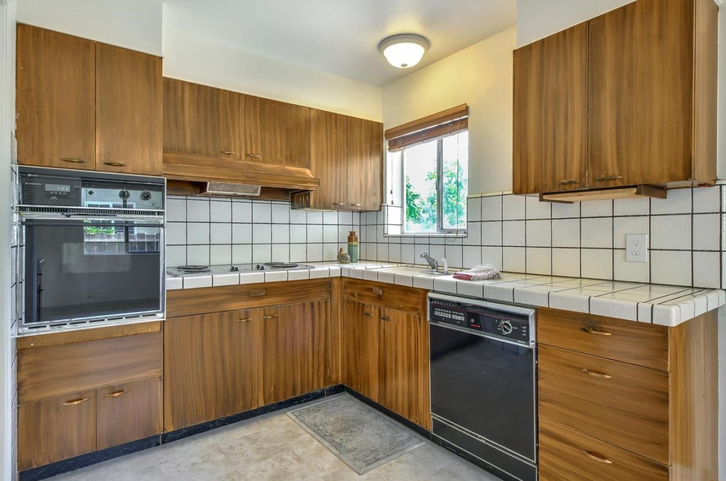 826 Oakgrove Dr, San Jose CA  95129-2319 exterior