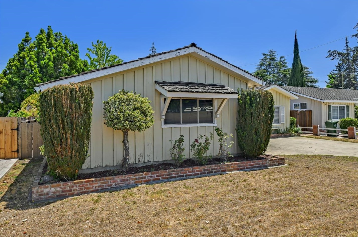 826 Oakgrove Dr, San Jose CA  95129-2319 exterior