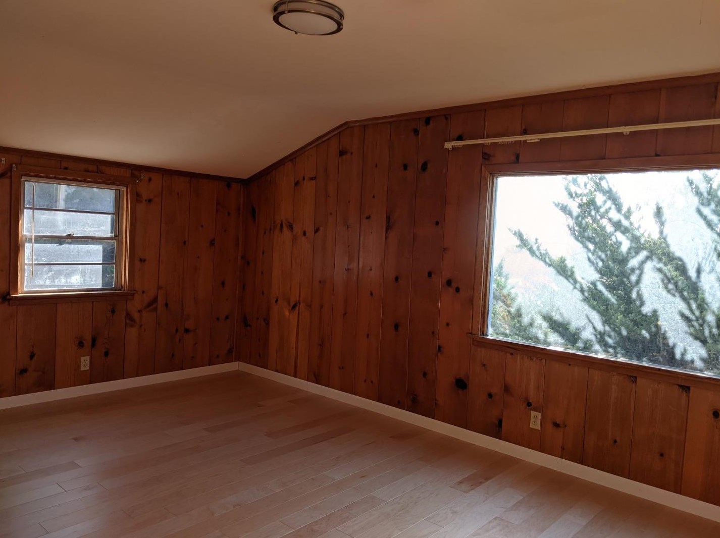 1372 Vallejo St, Seaside, CA 93955-5631