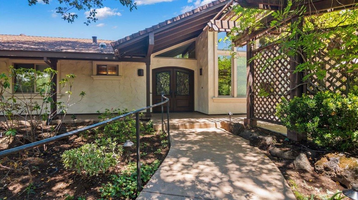 340 Laning Dr, Redwood City, CA 94062