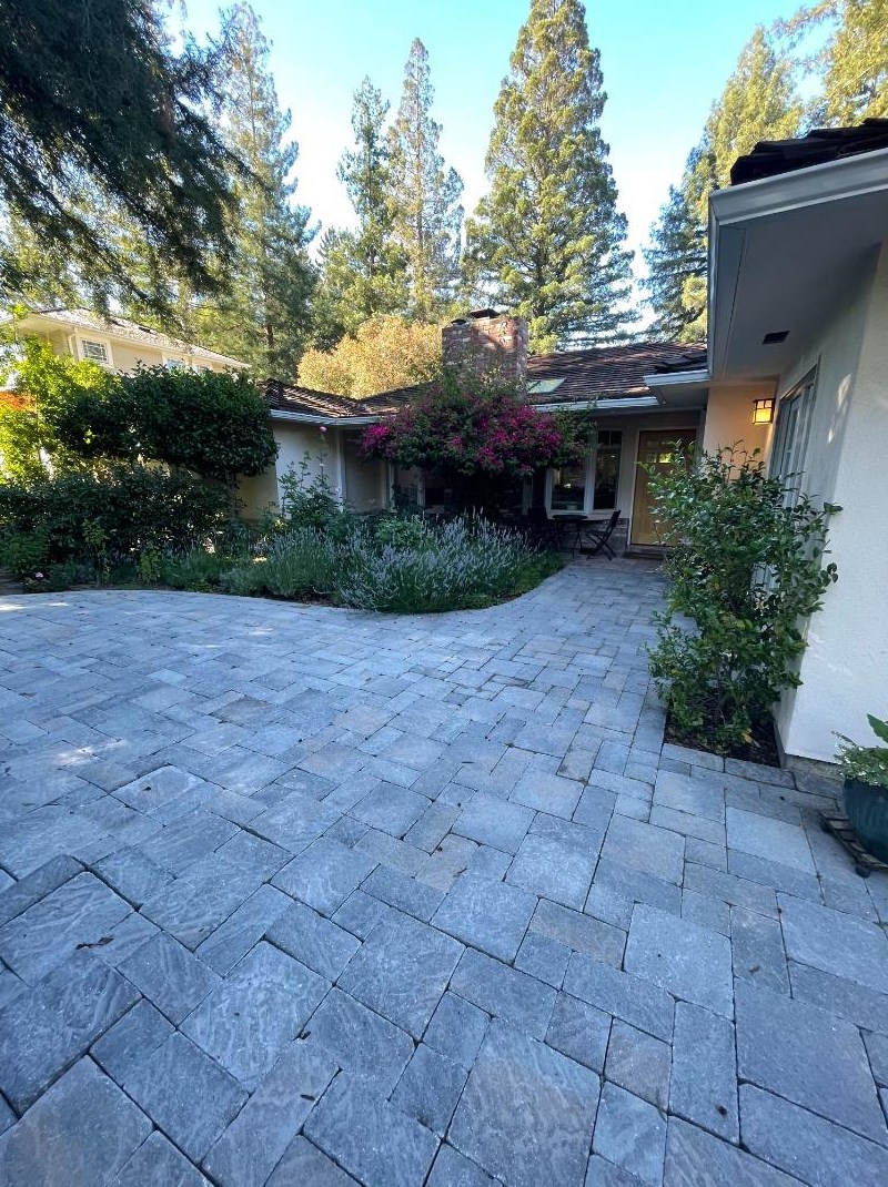 560 Olive St, Menlo Park CA  94025-5743 exterior