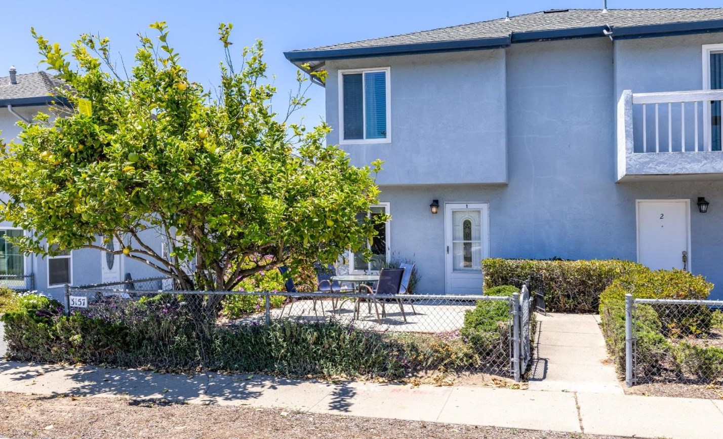 3157 Lynscott Dr 1, Marina, CA 93933