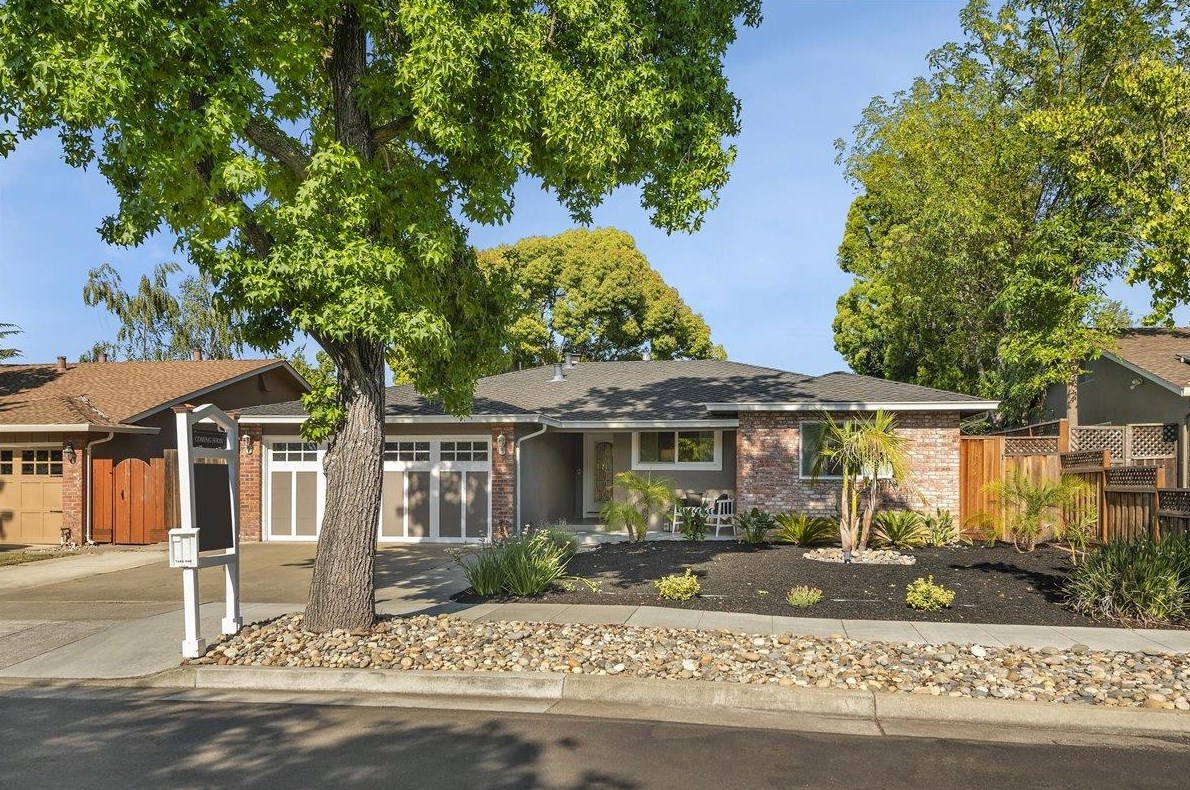 218 Howes Dr, Los Gatos, CA 95032