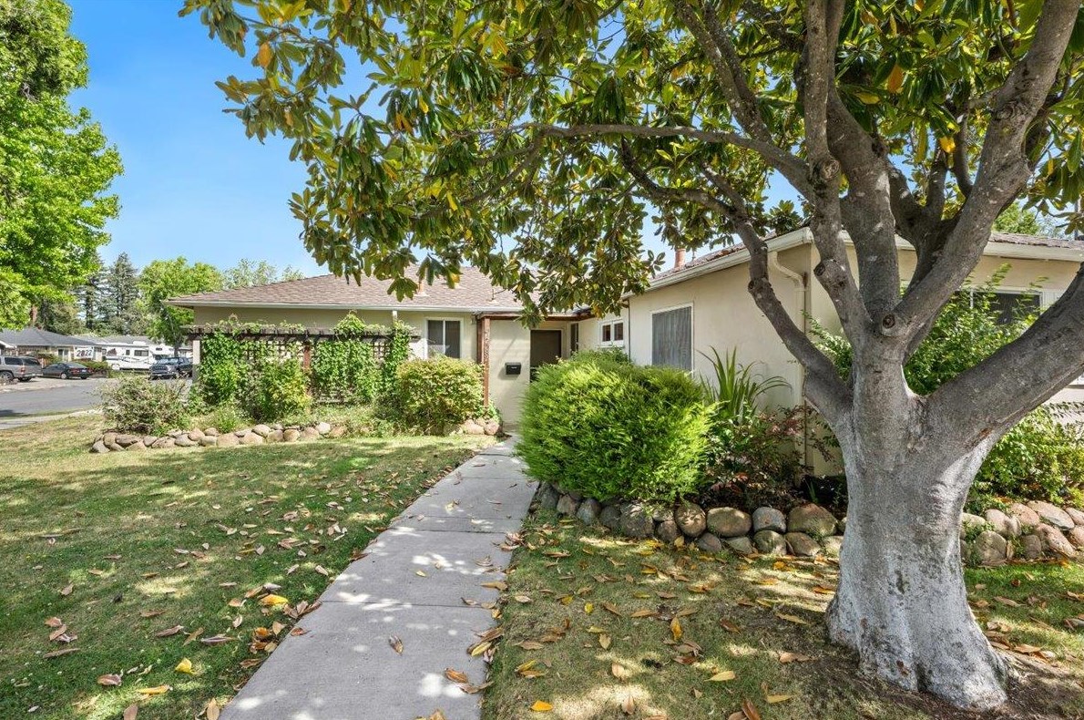 2787 Massachusetts Ave, Redwood City, CA 94061