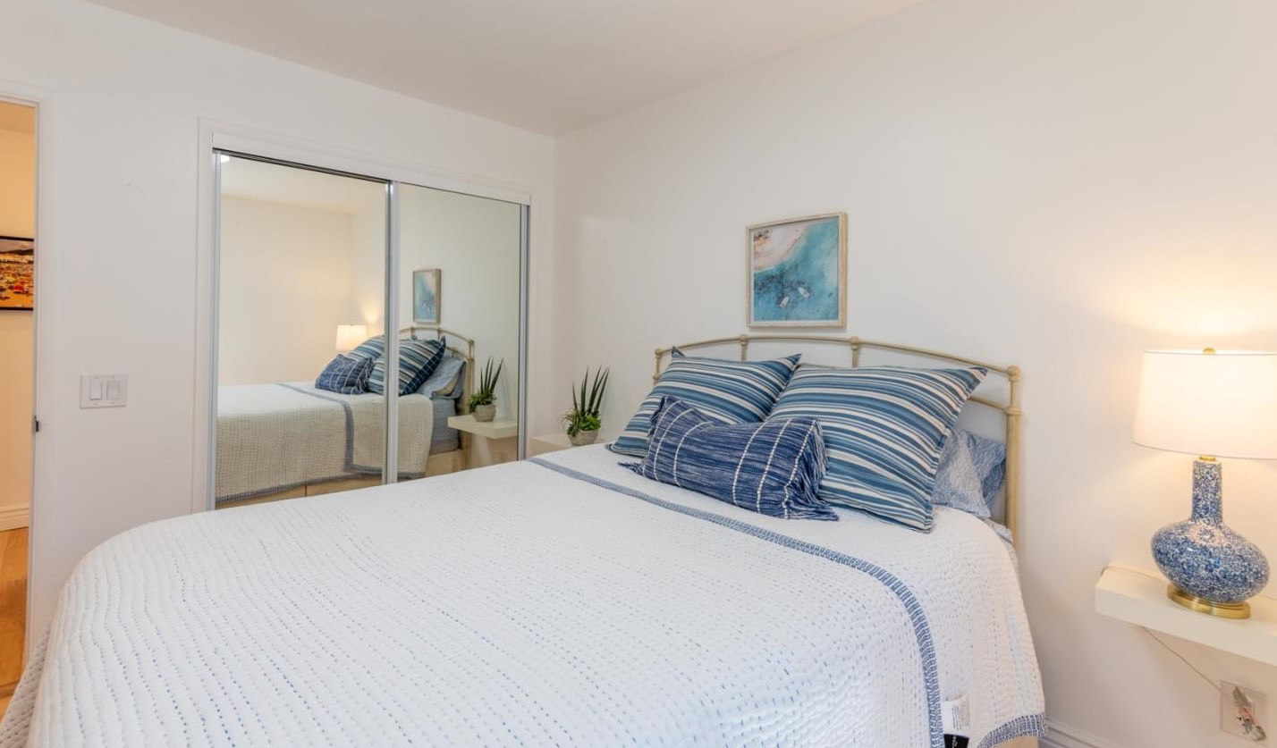 1237 Josselyn Canyon Rd, Monterey CA  93940-7100 exterior