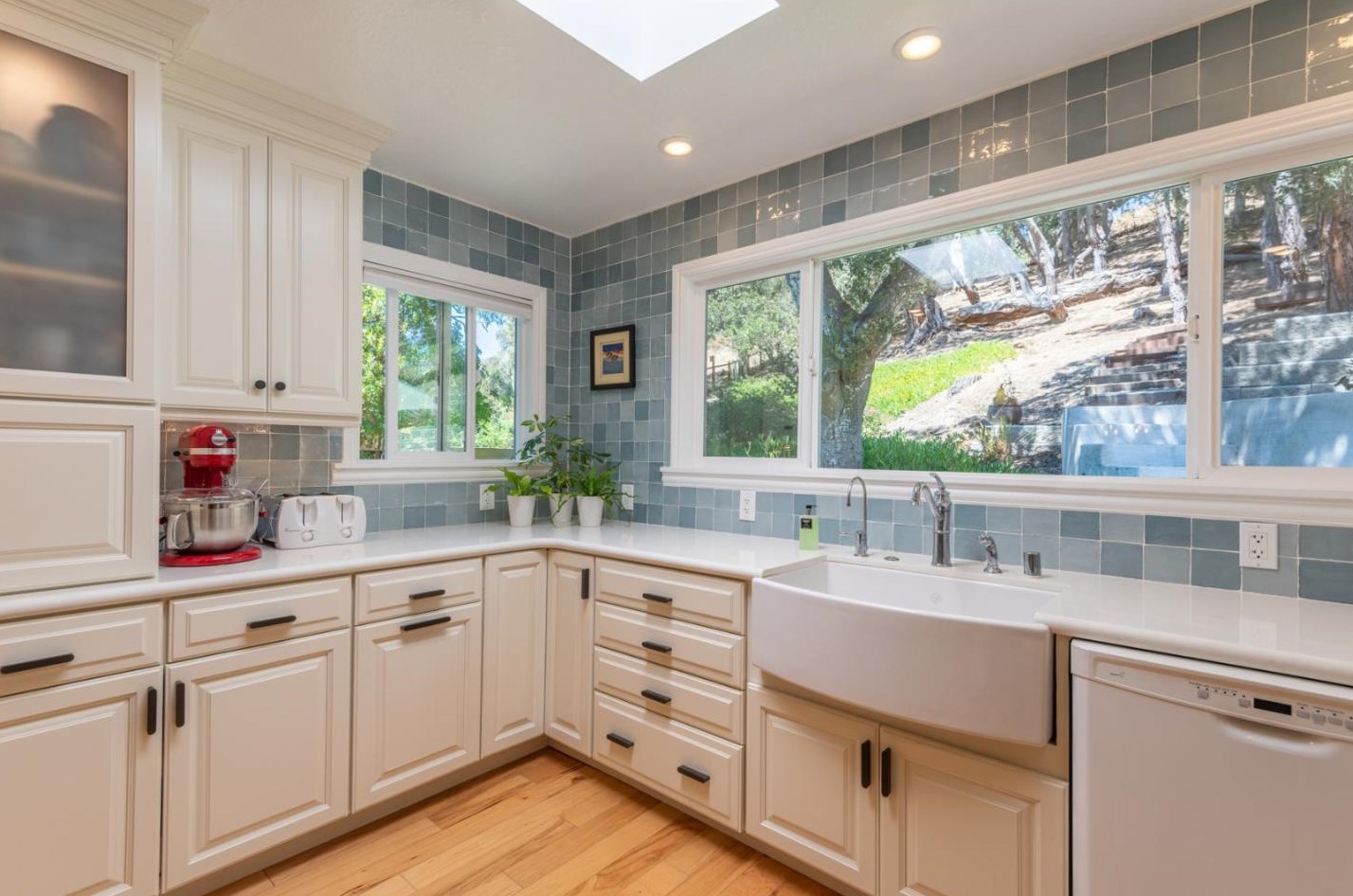 1237 Josselyn Canyon Rd, Monterey CA  93940-7100 exterior