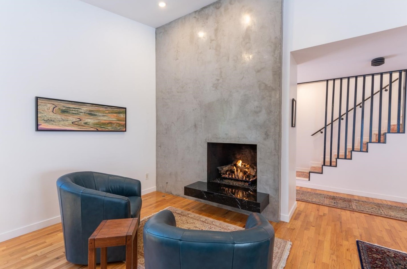 1237 Josselyn Canyon Rd, Monterey CA  93940-7100 exterior