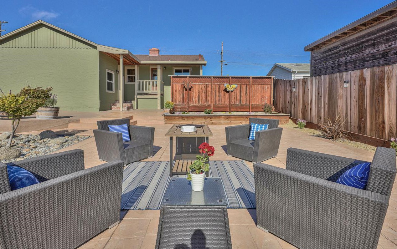 2065 Grandview St, Seaside CA  93955-3204 exterior