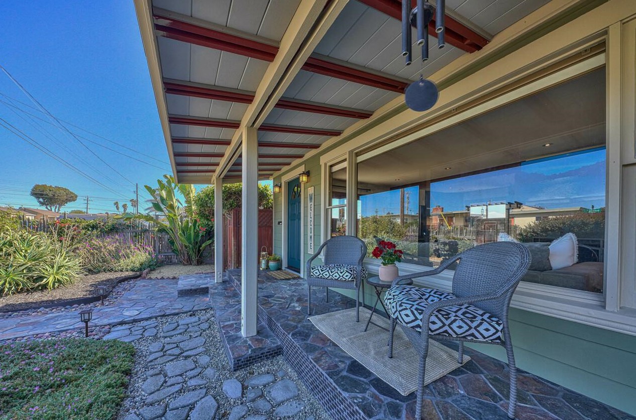 2065 Grandview St, Seaside CA  93955-3204 exterior