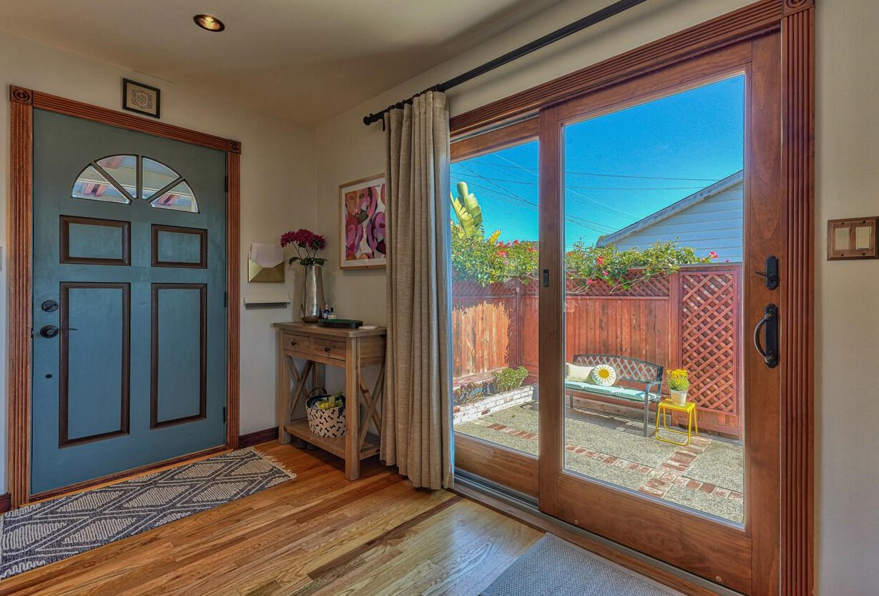 2065 Grandview St, Seaside CA  93955-3204 exterior