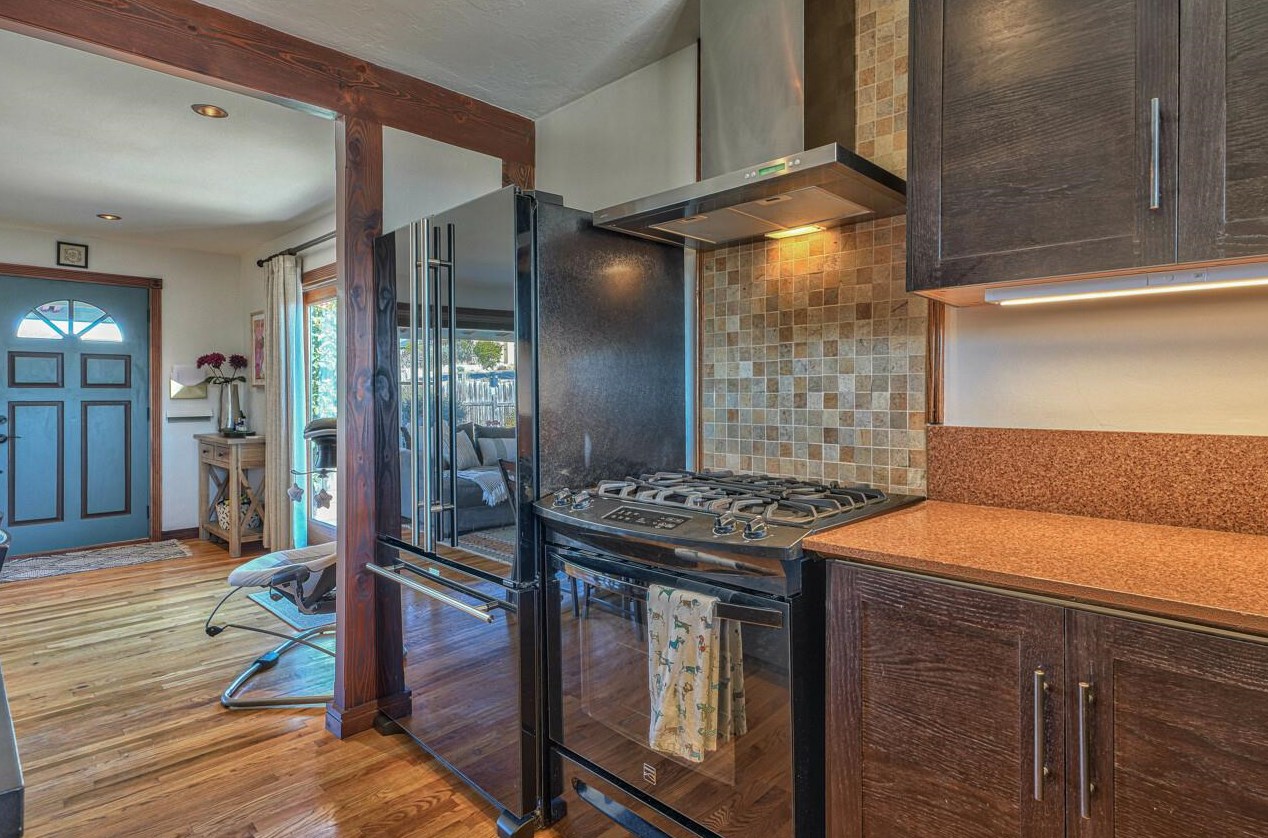 2065 Grandview St, Seaside CA  93955-3204 exterior