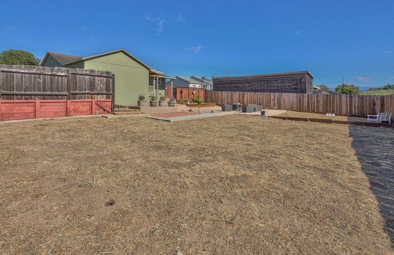 2065 Grandview St, Seaside CA  93955-3204 exterior