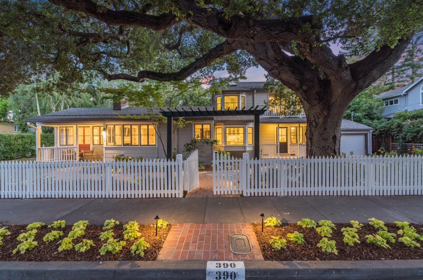 390 Palo Alto Ave, Palo Alto, CA 94301