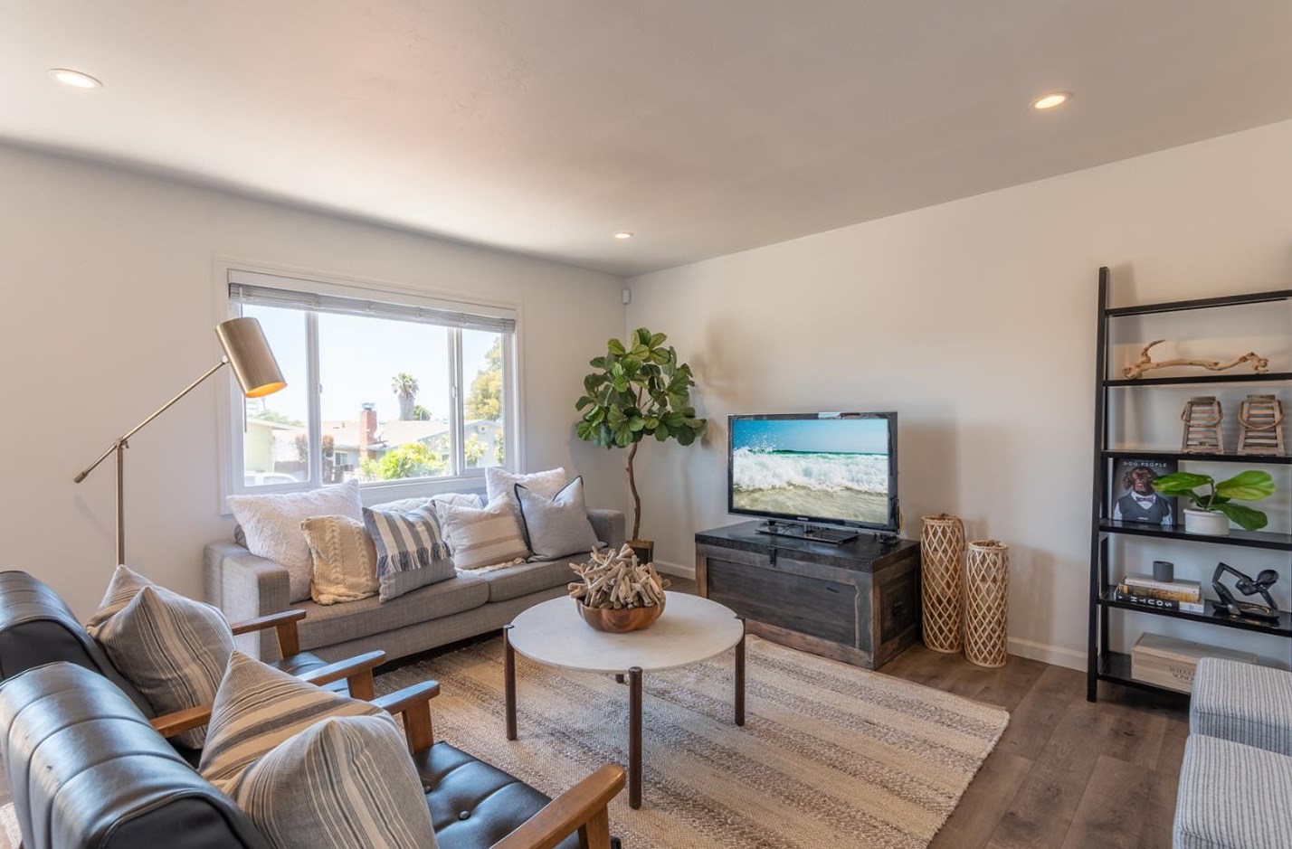 1732 Luxton St, Seaside, CA 93955