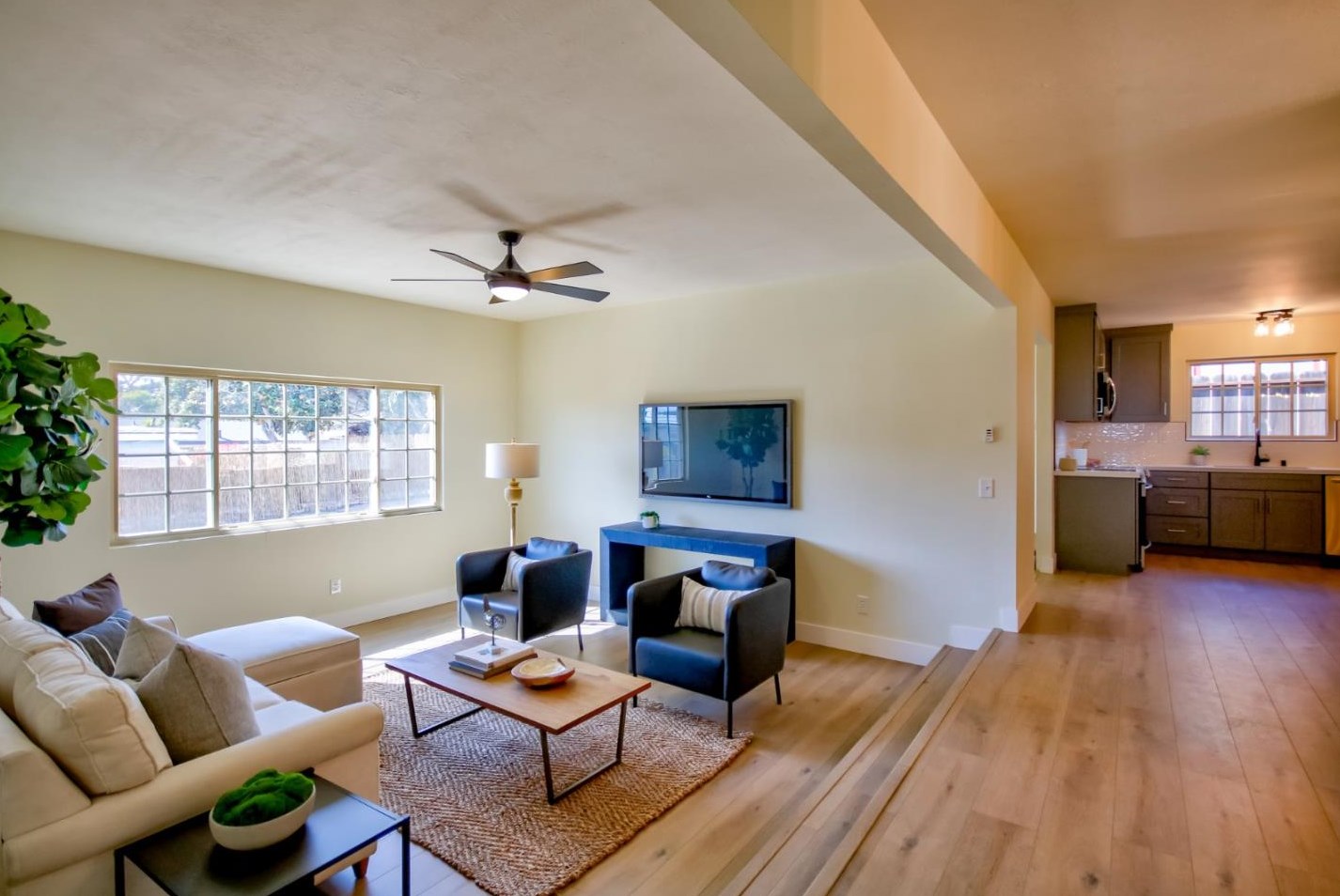 3051 Eddy Cir, Marina, CA 93933