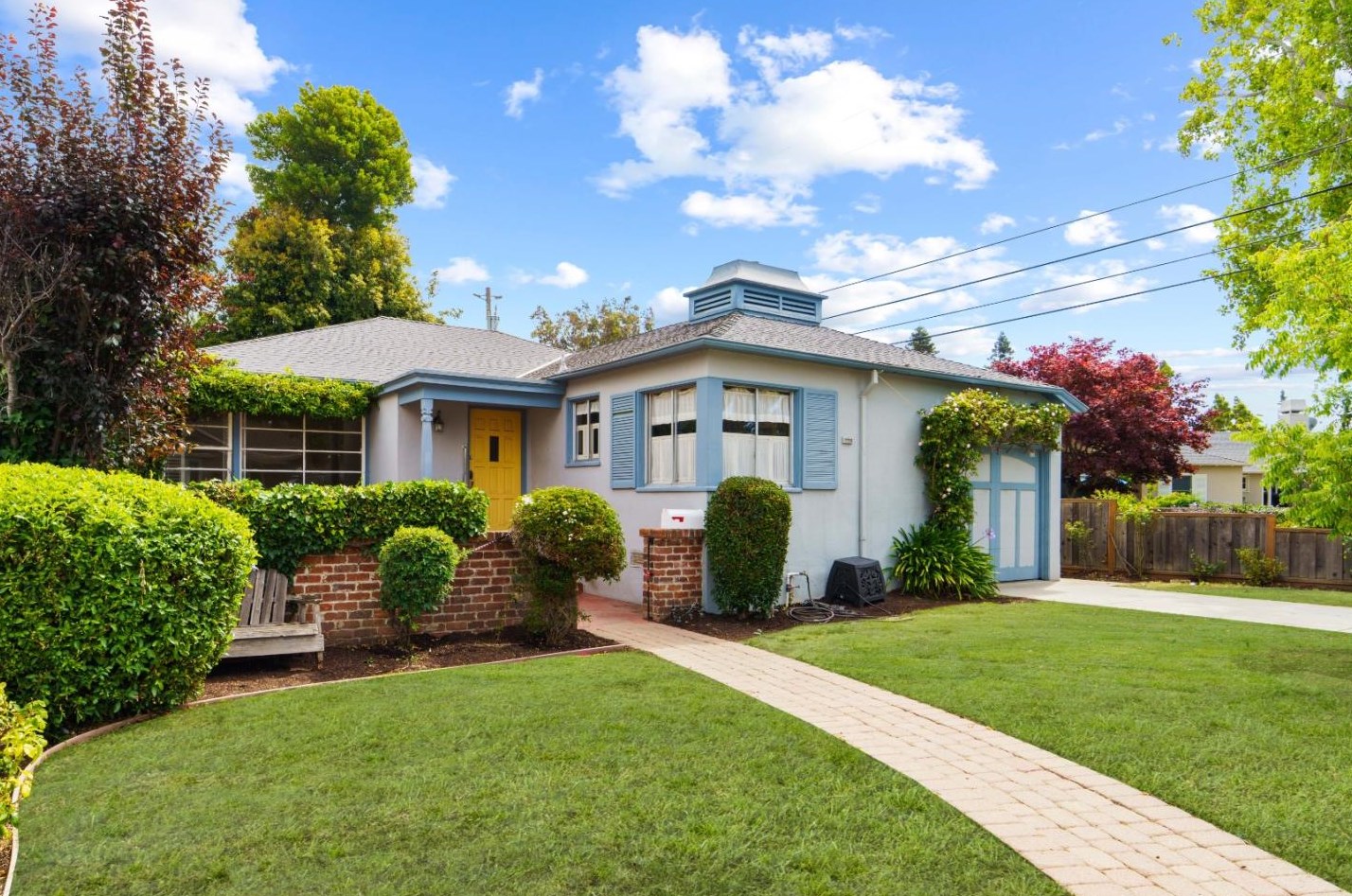 1536 Meadow Ln, Burlingame, CA 94010