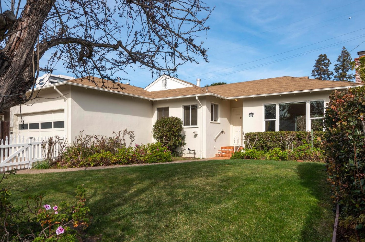 724 W Capistrano Way, San Mateo, CA 94402