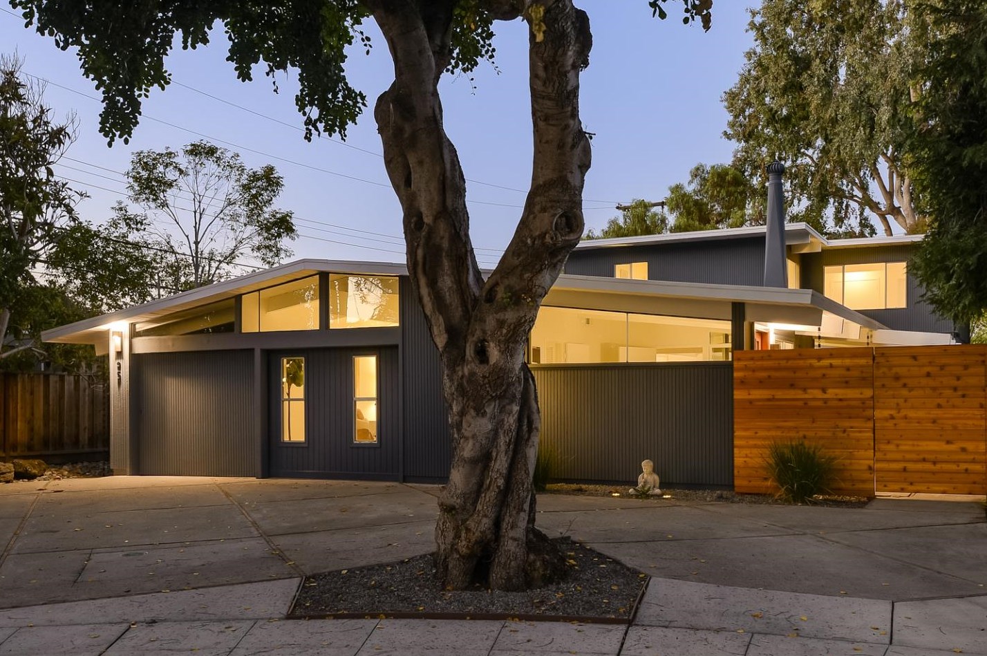 951 Blair Ct, Palo Alto, CA 94303