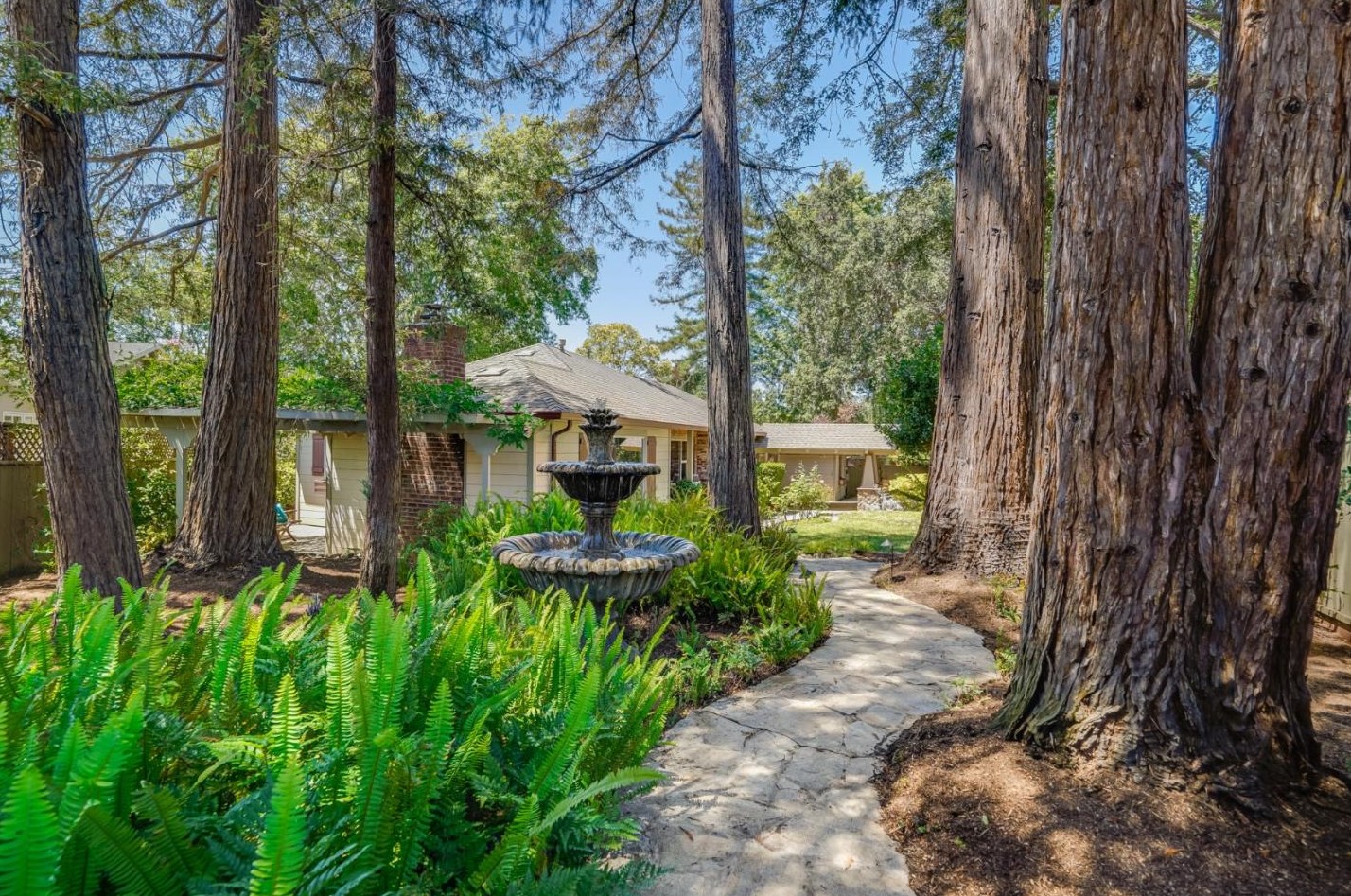 1990 Sharon Rd, Menlo Park CA  94025-6270 exterior