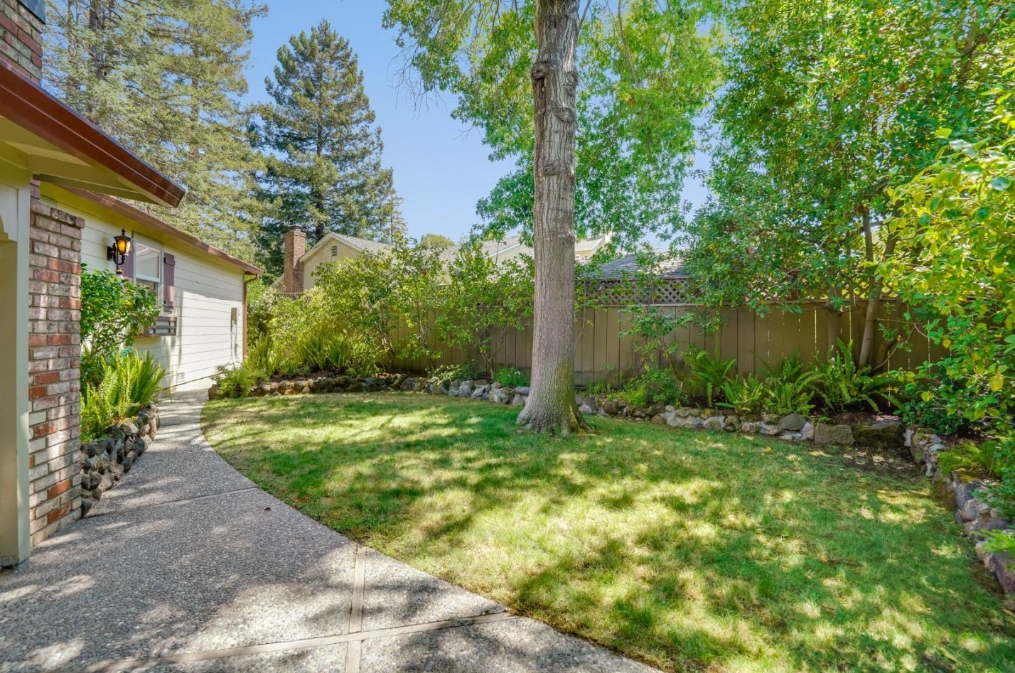 1990 Sharon Rd, Menlo Park CA  94025-6270 exterior