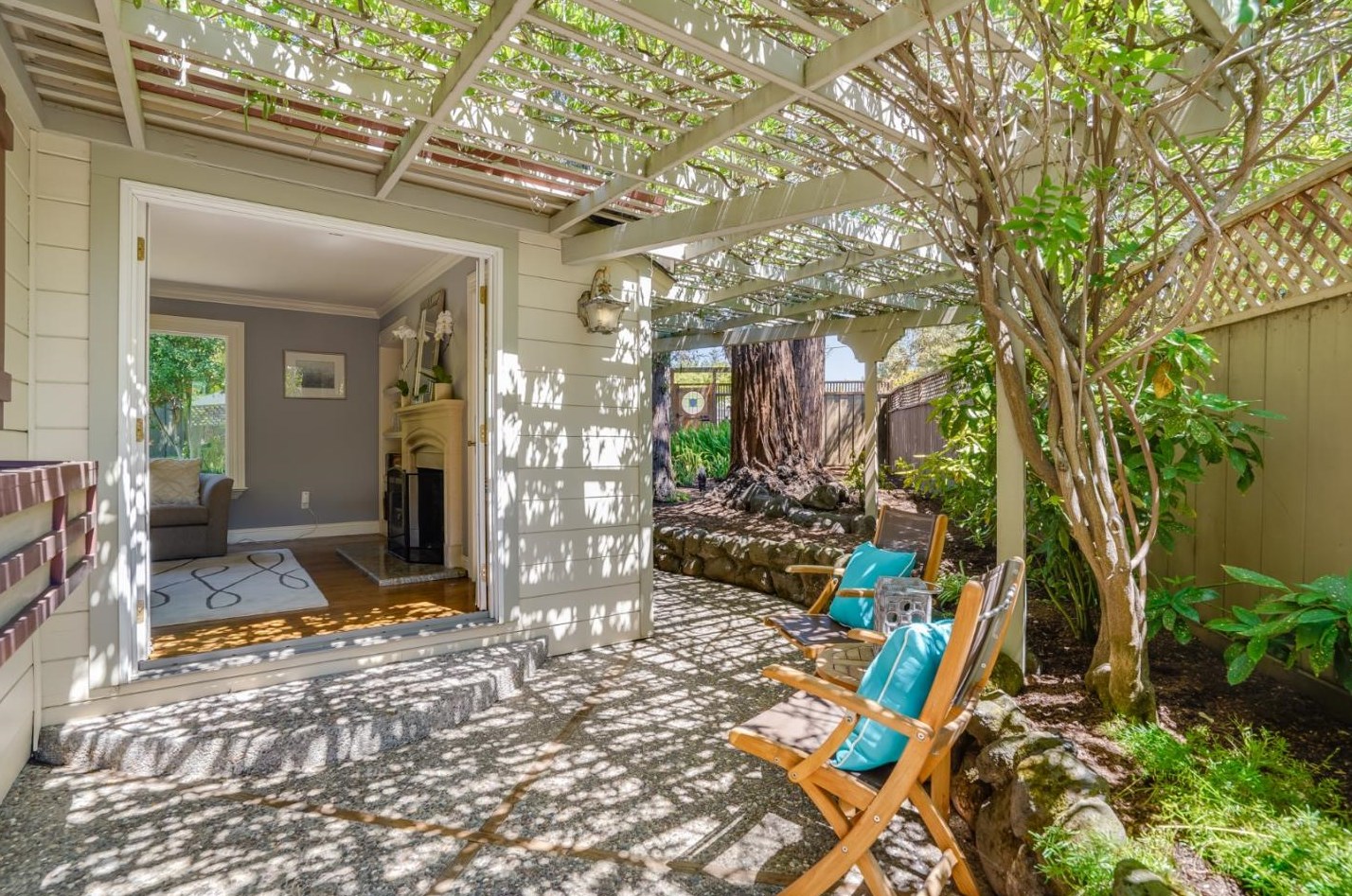 1990 Sharon Rd, Menlo Park CA  94025-6270 exterior