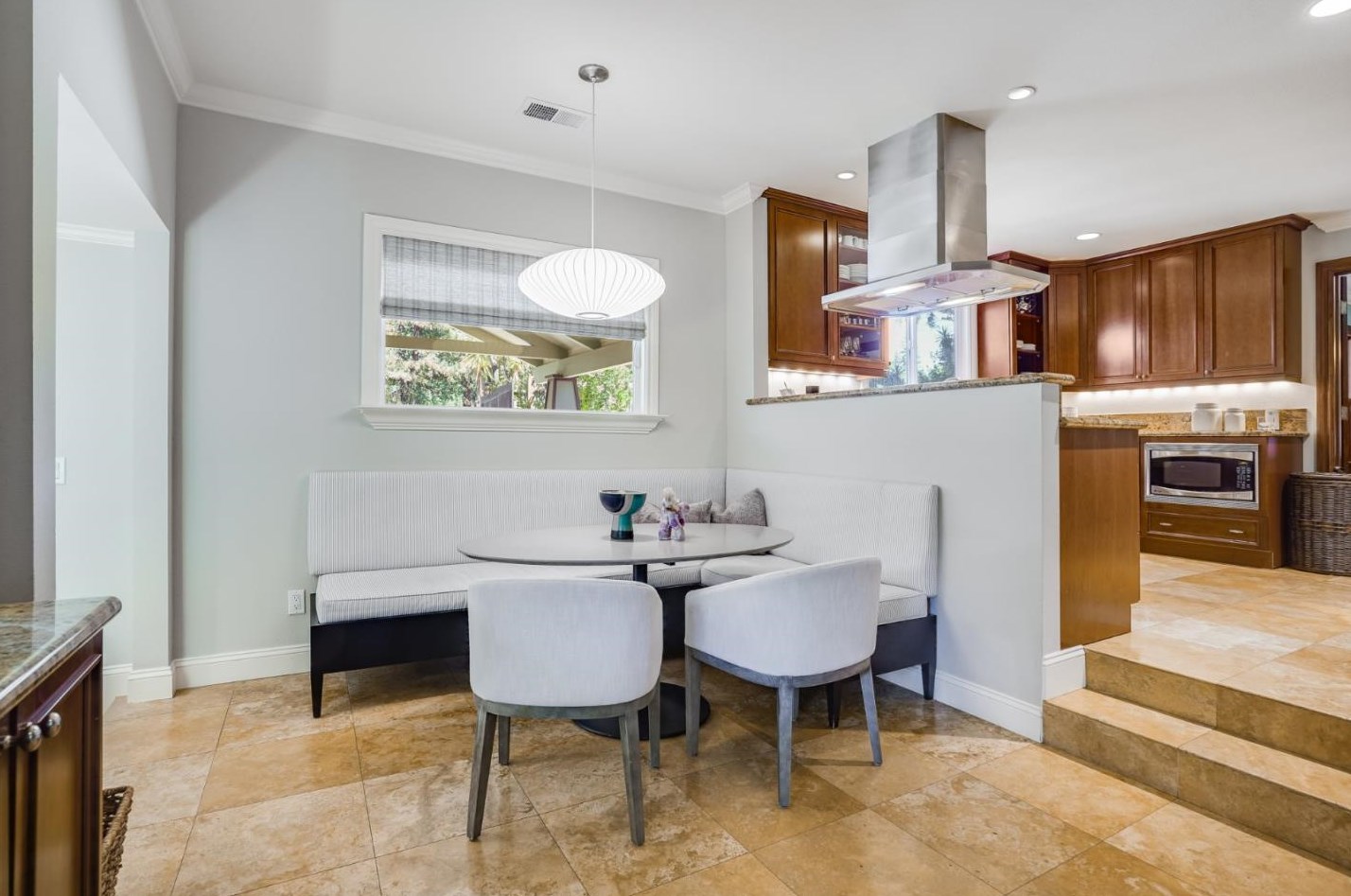 1990 Sharon Rd, Menlo Park CA  94025-6270 exterior