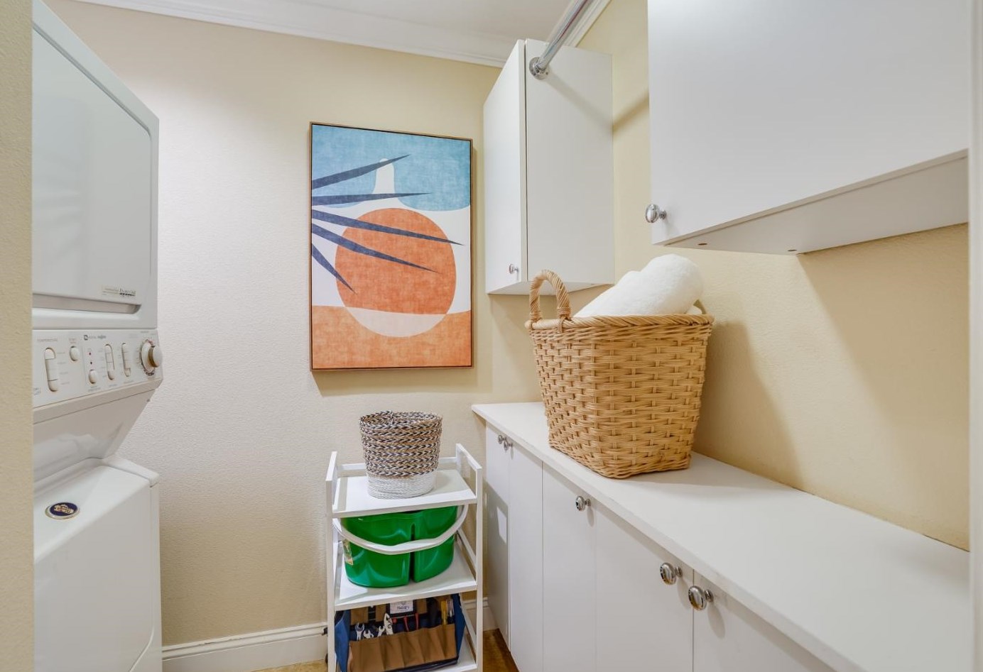 1990 Sharon Rd, Menlo Park CA  94025-6270 exterior