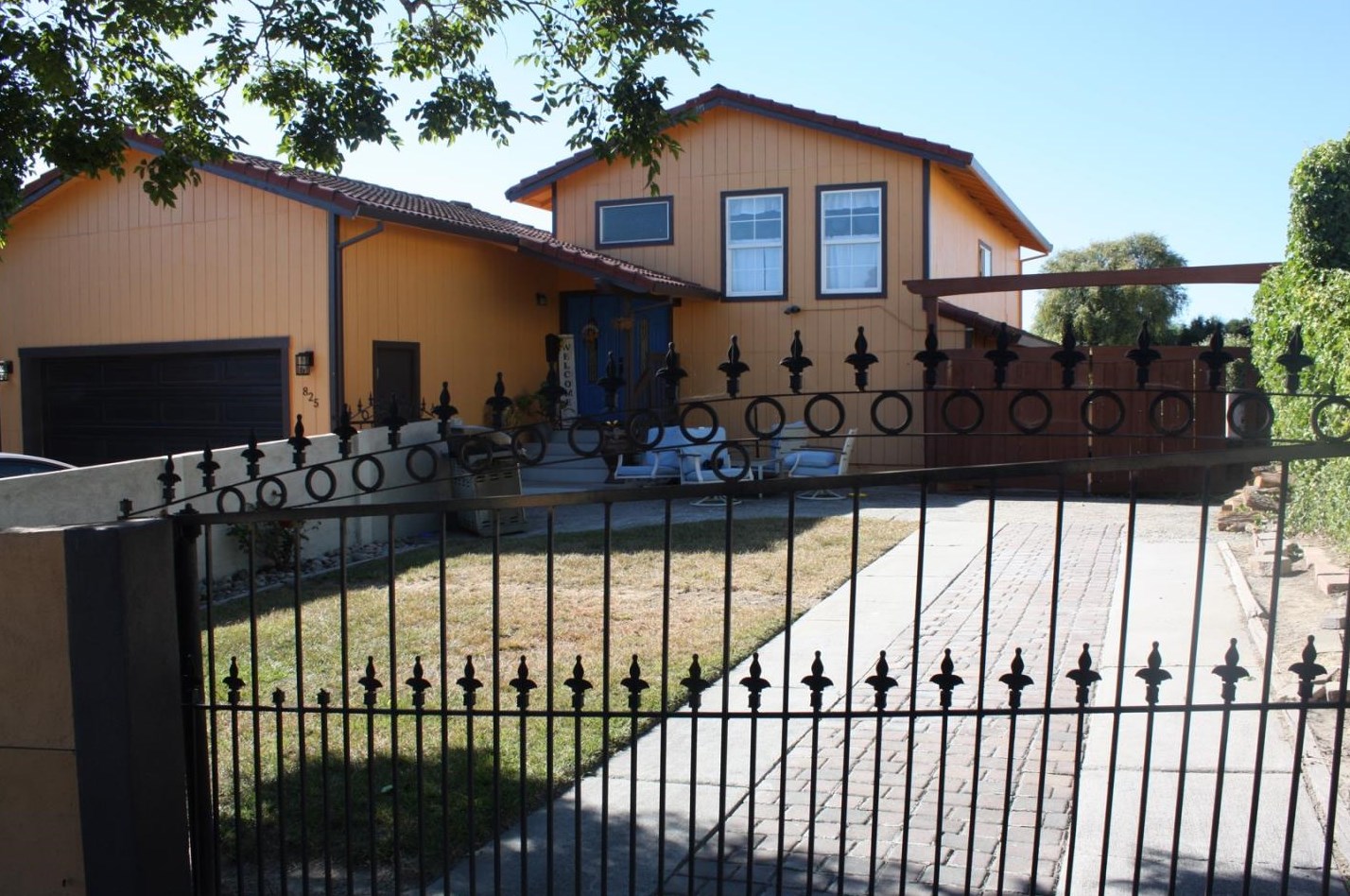 825 Madeira Ave, Salinas, CA 93905-2201
