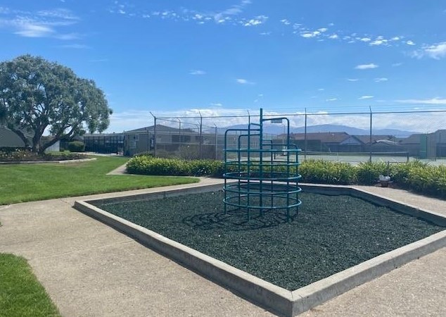 1253 Los Olivos Dr, Salinas CA  93901-1770 exterior