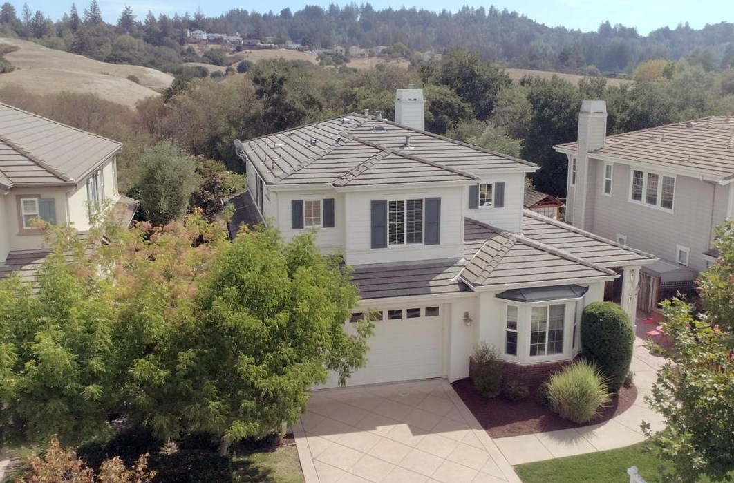 8 Deerfield Dr, Santa Cruz, CA 95066-2748