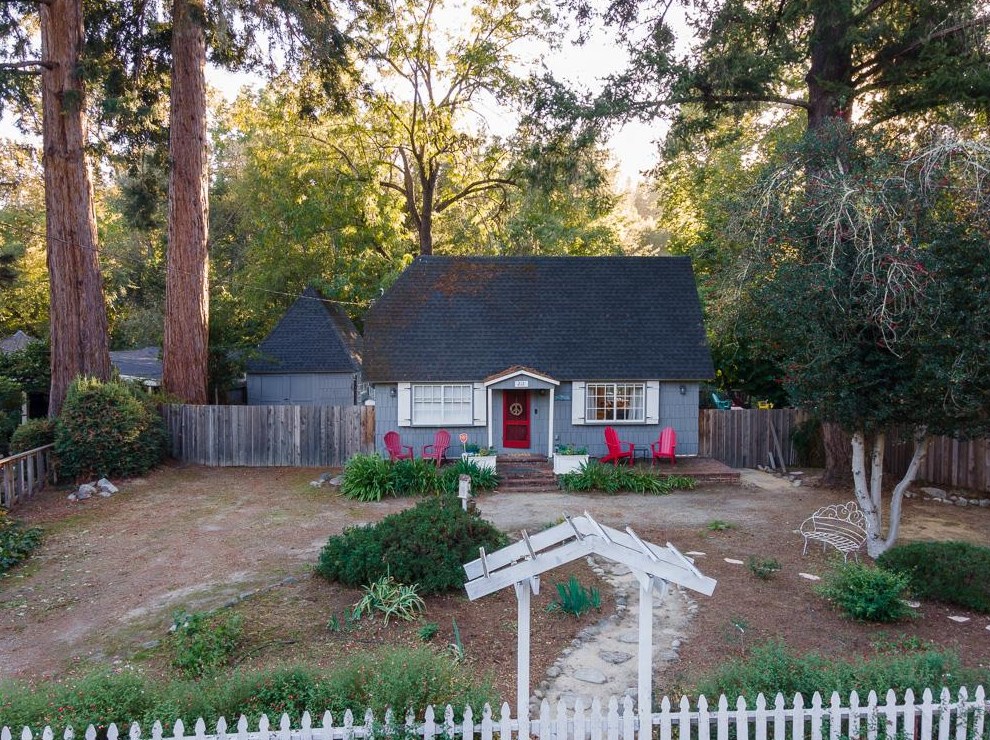 212 Riverside Ave, Ben Lomond, CA 95005