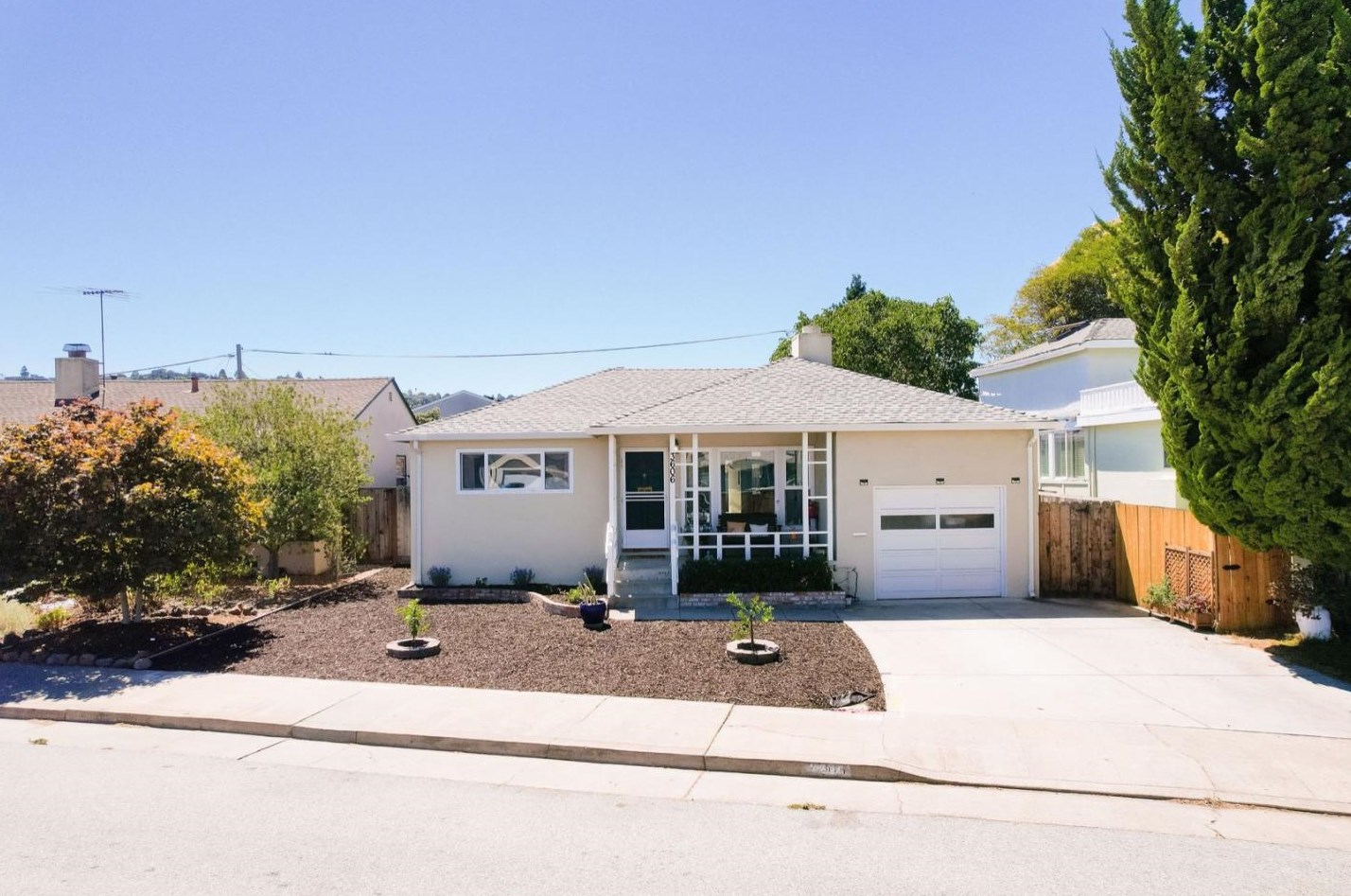 3606 Santiago St, San Mateo, CA 94403-3526