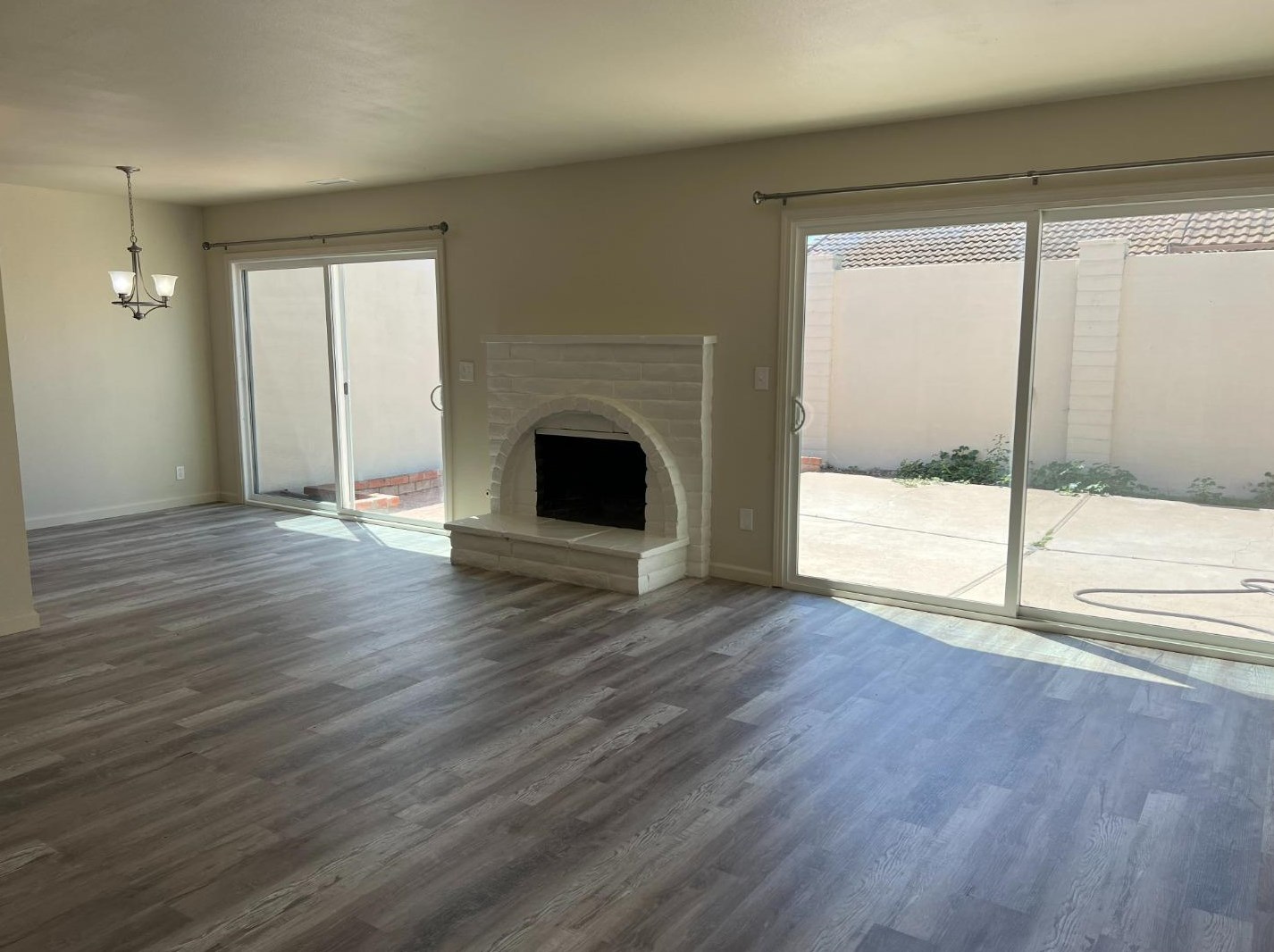 1690 Cherokee Dr, Salinas, CA 93906-2326