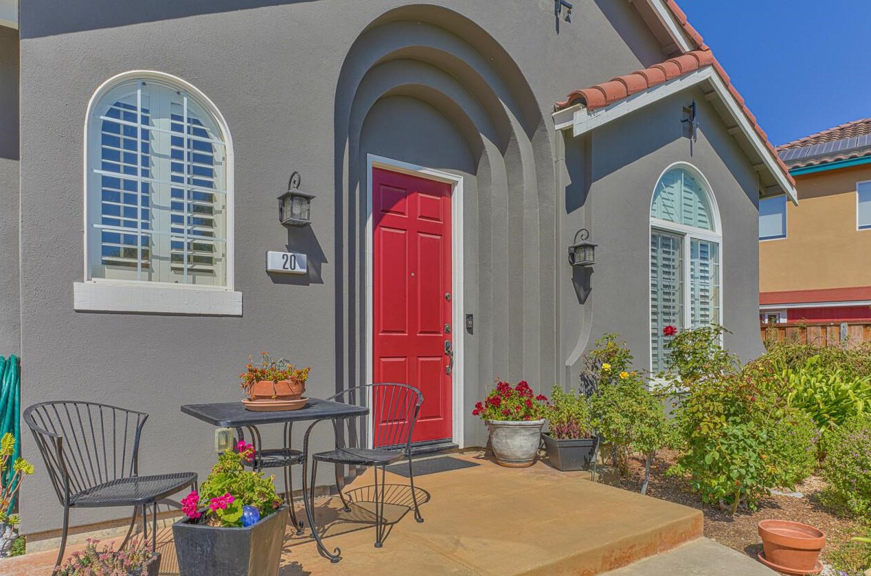 20 Glen Falls Cir, Salinas, CA 93906-4848