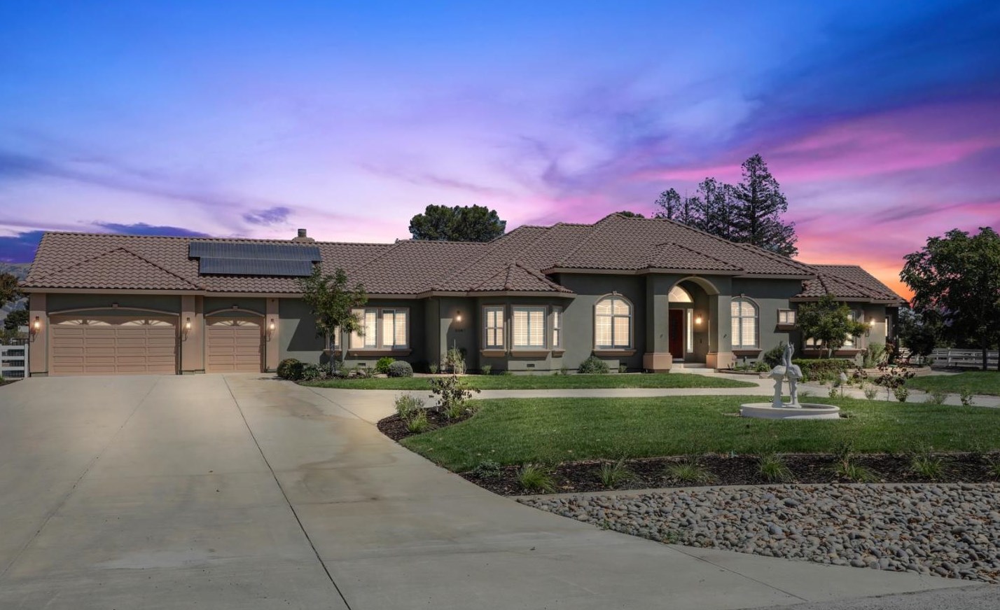 12340 Highland Estates Ln, San Martin, CA 95046
