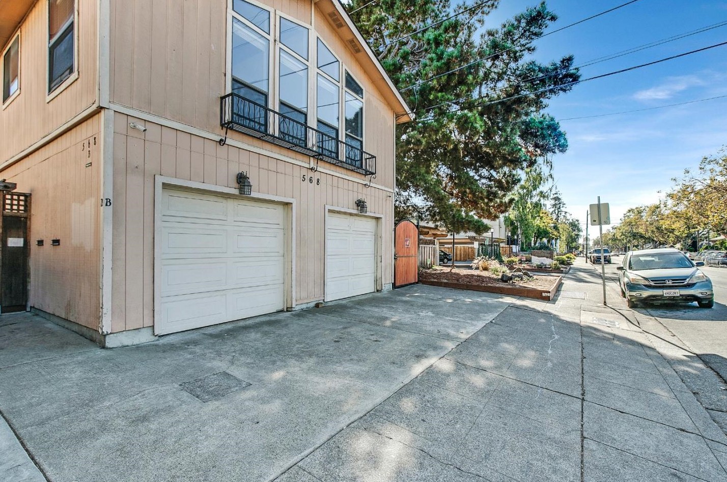 568 Central Ave, Alameda, CA 94501-3758