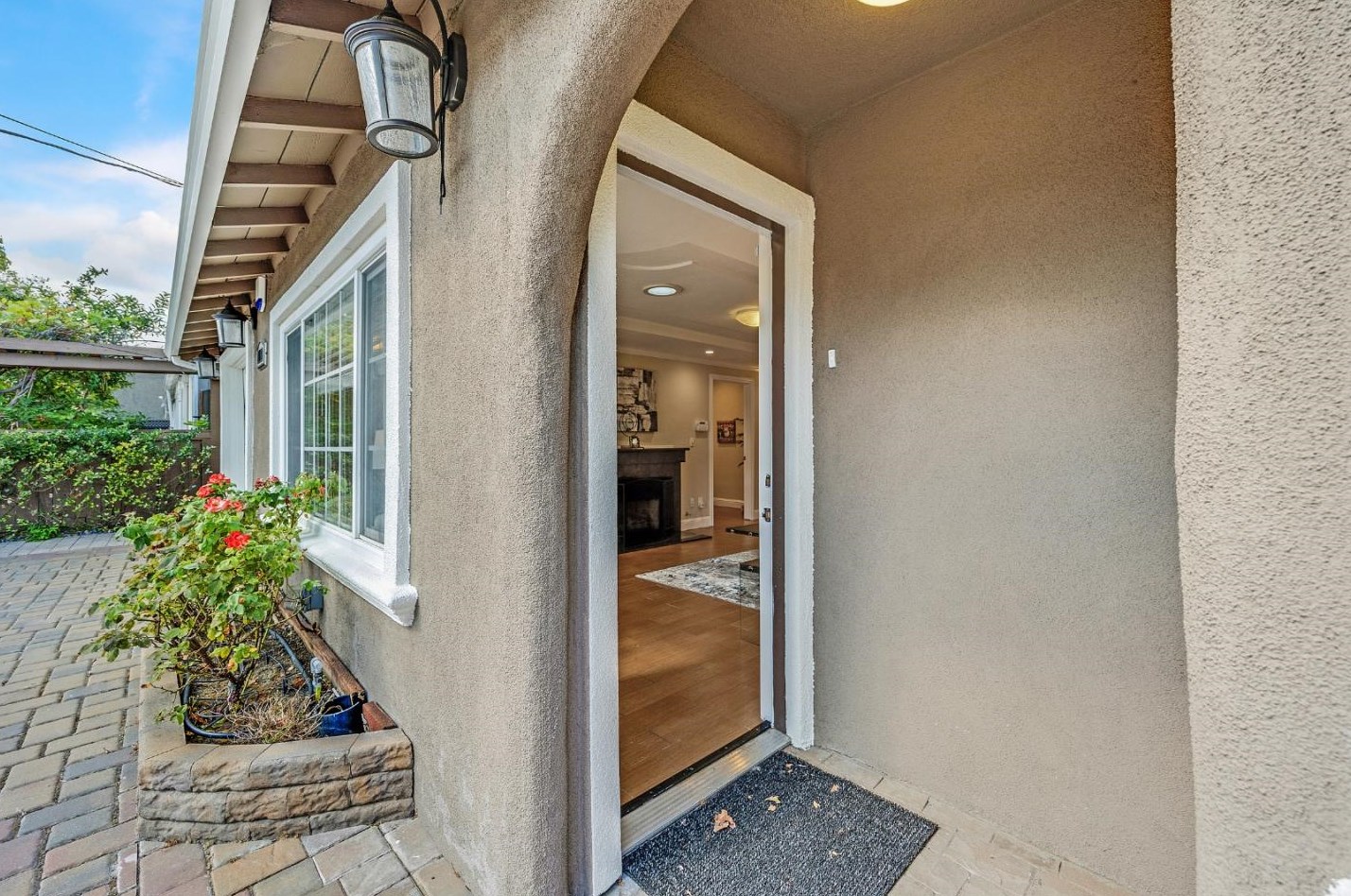 1111 Madera Ave, Menlo Park, CA 94025-1603