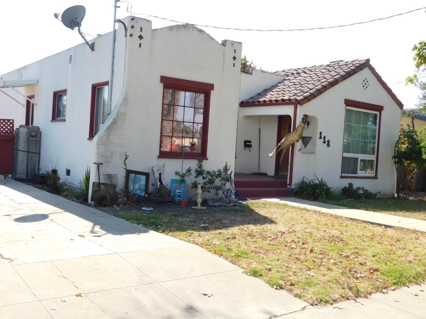 118 Romie Ln, Salinas, CA 93901-3126