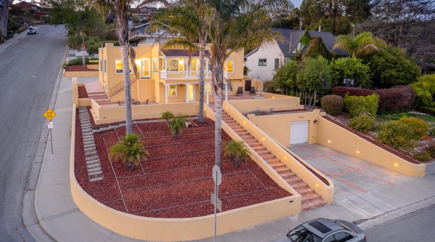 1420 Escalona Dr, Santa Cruz, CA 95060-3310